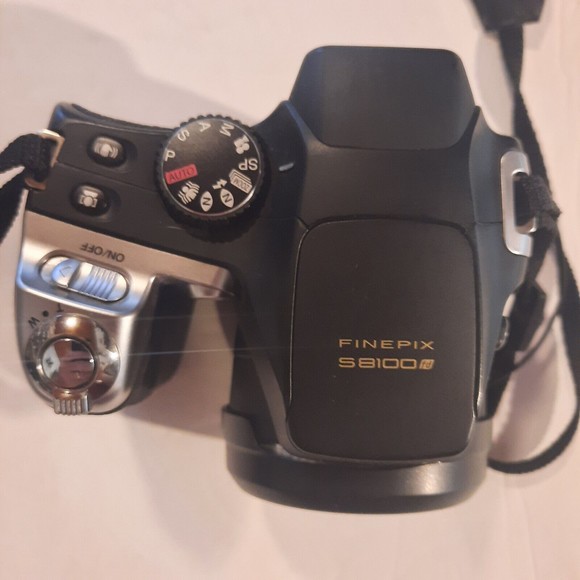 Fuji FinePix S8100fd Compact Digital Bridge Camera 10MP 27-86mm 18x Zoom Lens - Picture 13 of 14